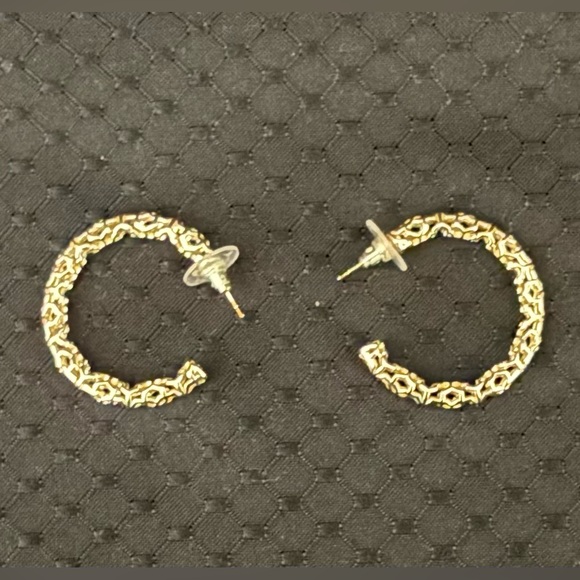 Jewelry - Kendra Scott Maggie Medium Gold Hoop Earrings